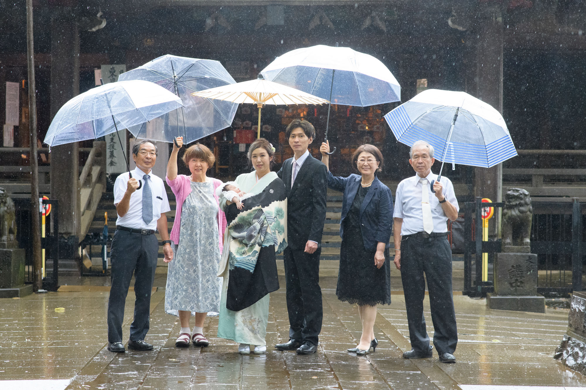 雨の鬼子母神お宮参り写真