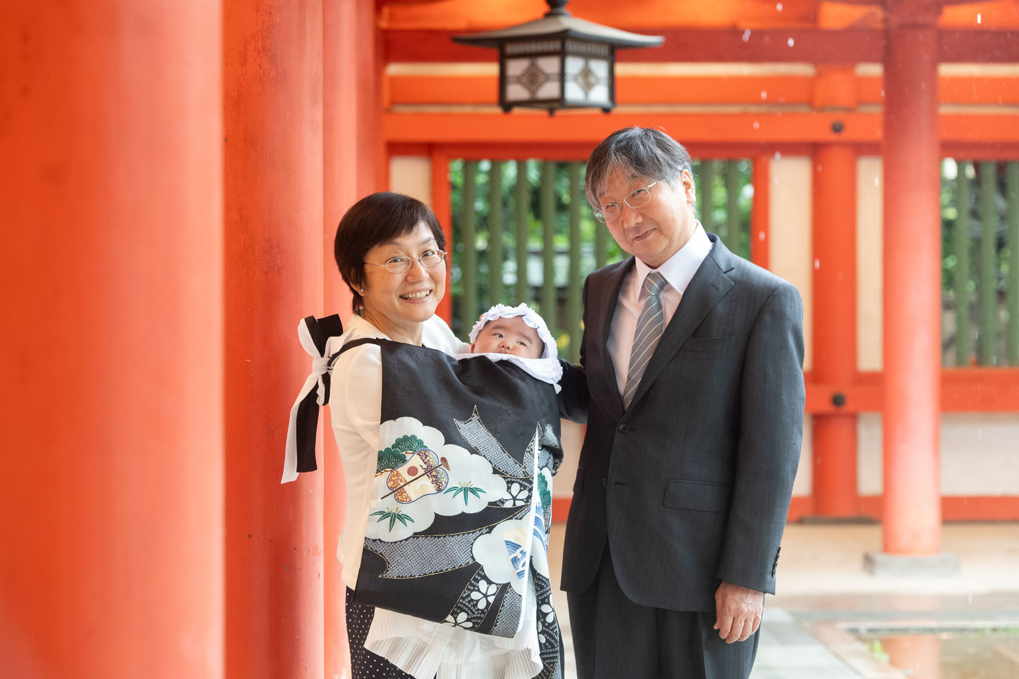 雨の日も安心！大宮氷川神社で撮るお宮参りの美しい記念写真