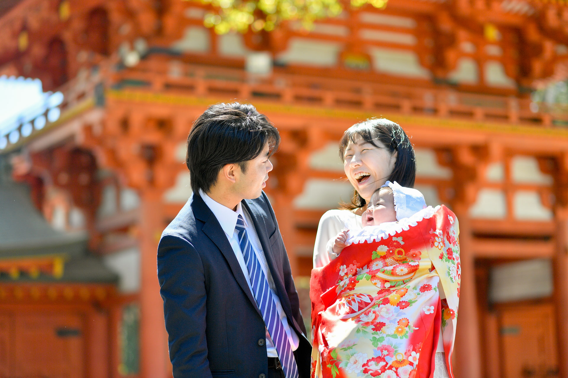 お宮参りからお食い初めまでの一日の流れを残す撮影