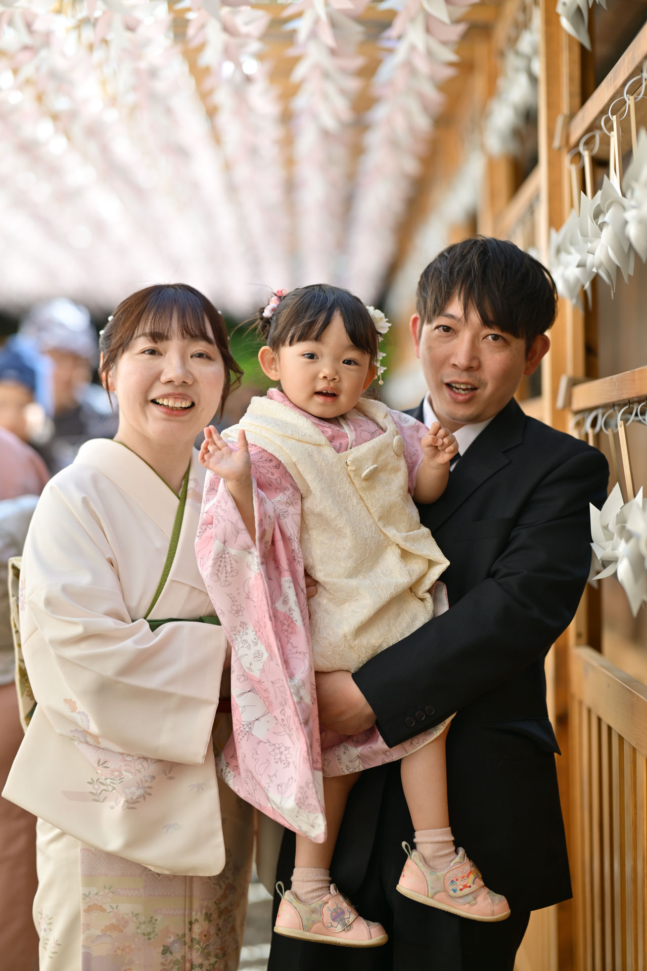 川越氷川神社の季節の風鈴・風車・桜で撮影した七五三写真