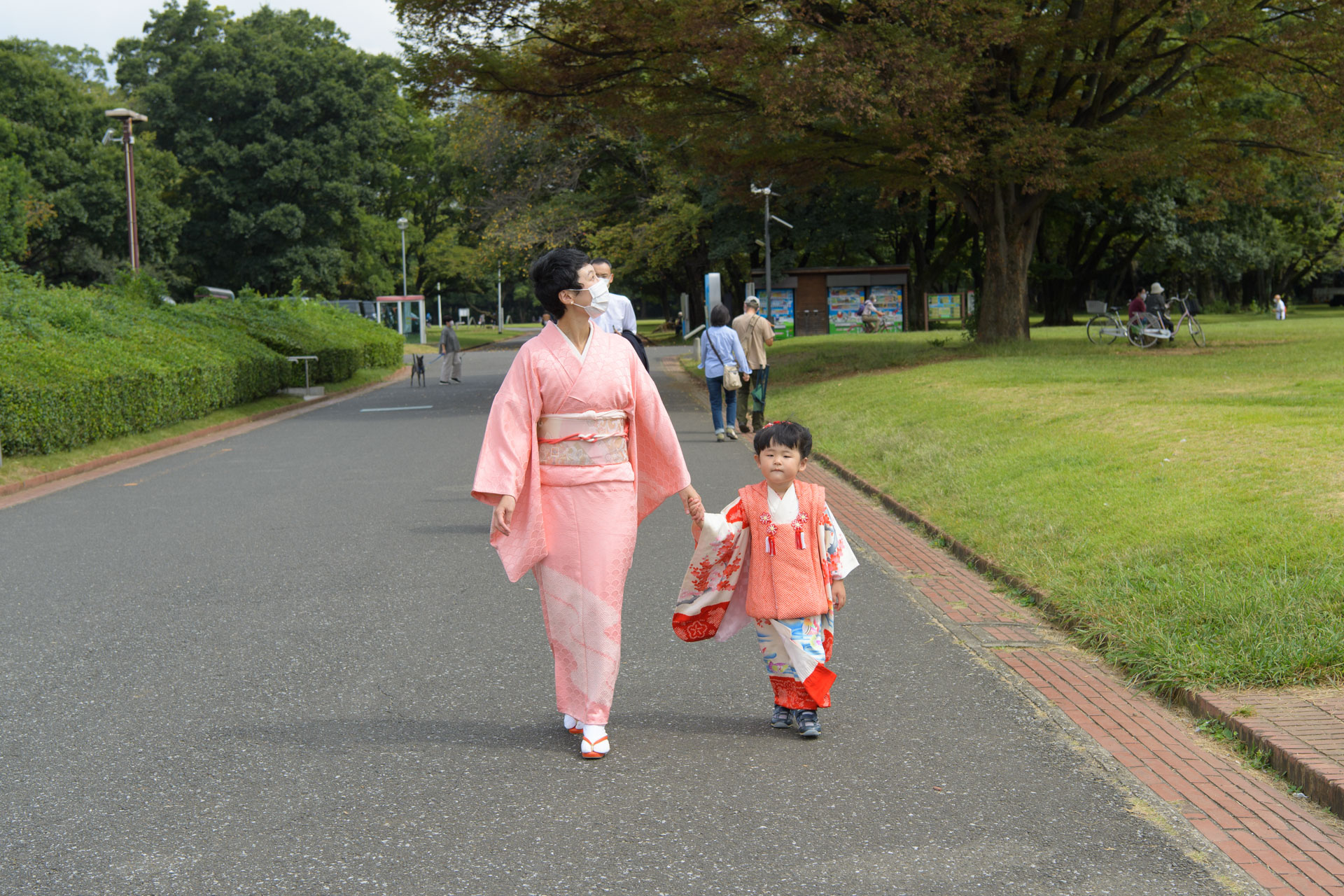 所澤神明社の七五三｜3人兄弟とご家族みんなでにぎやかな一日の写真
